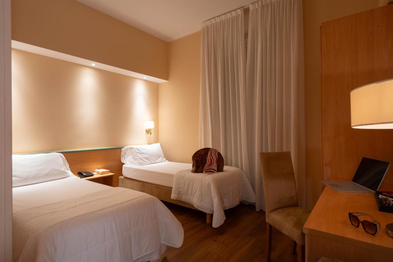Hotel Iris Genova Esterno foto