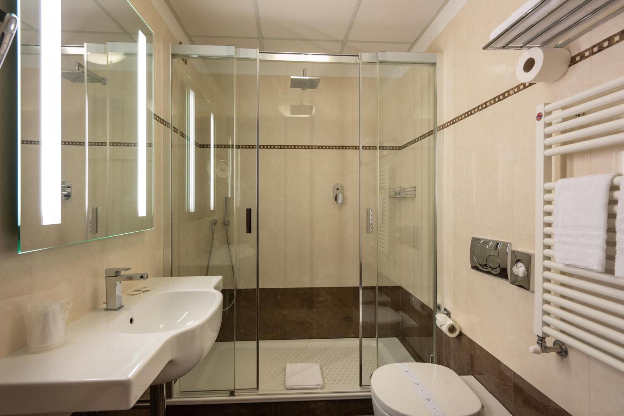Hotel Iris Genova Esterno foto