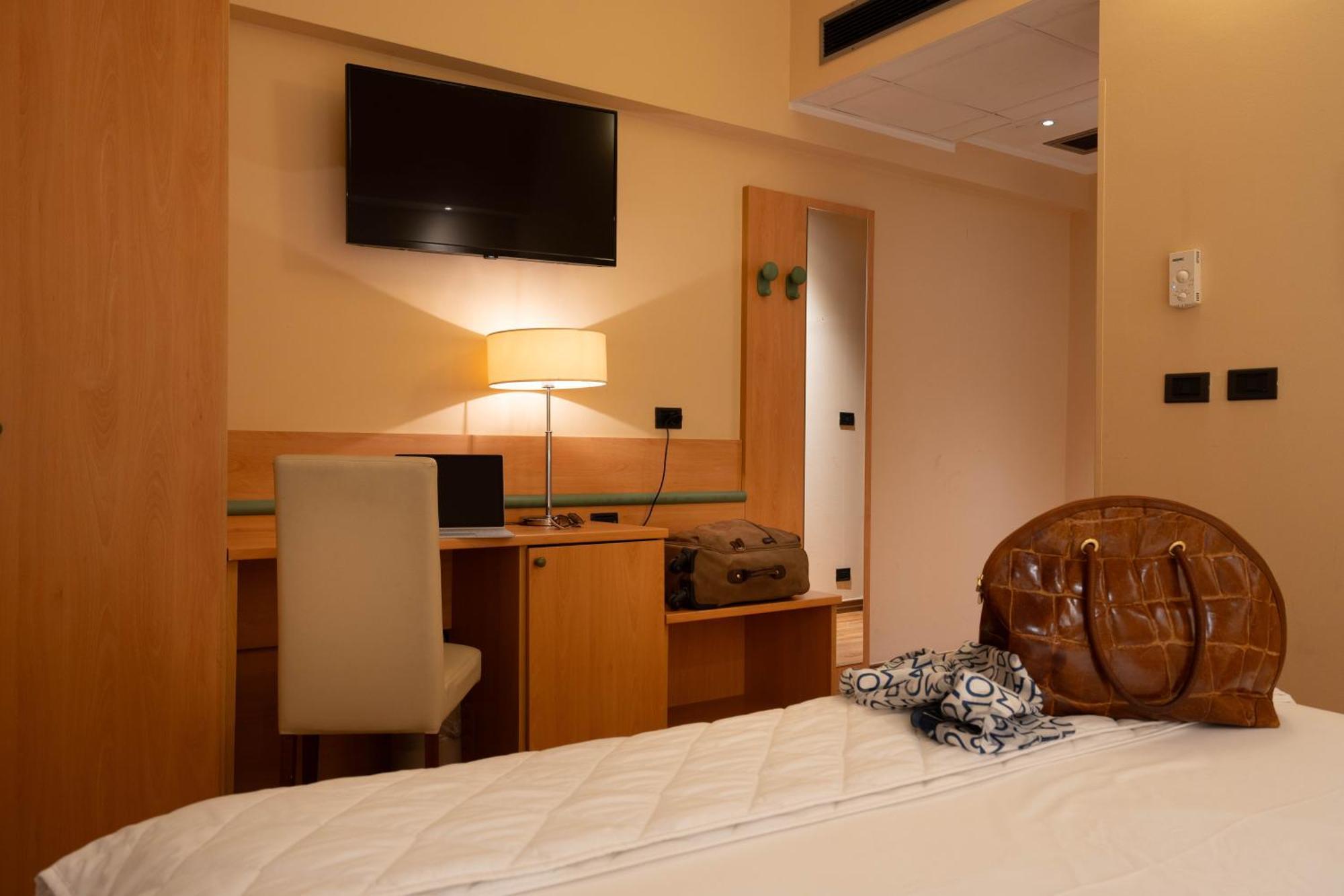 Hotel Iris Genova Esterno foto