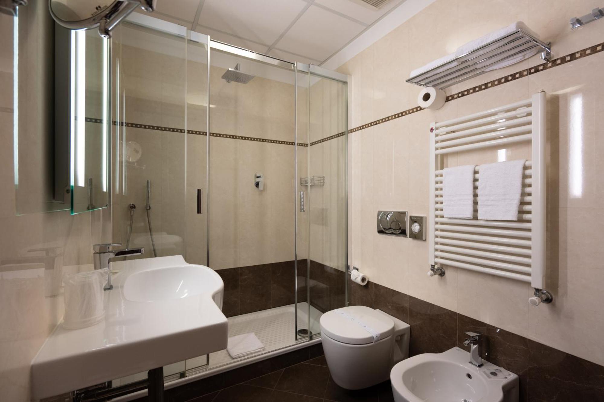 Hotel Iris Genova Esterno foto