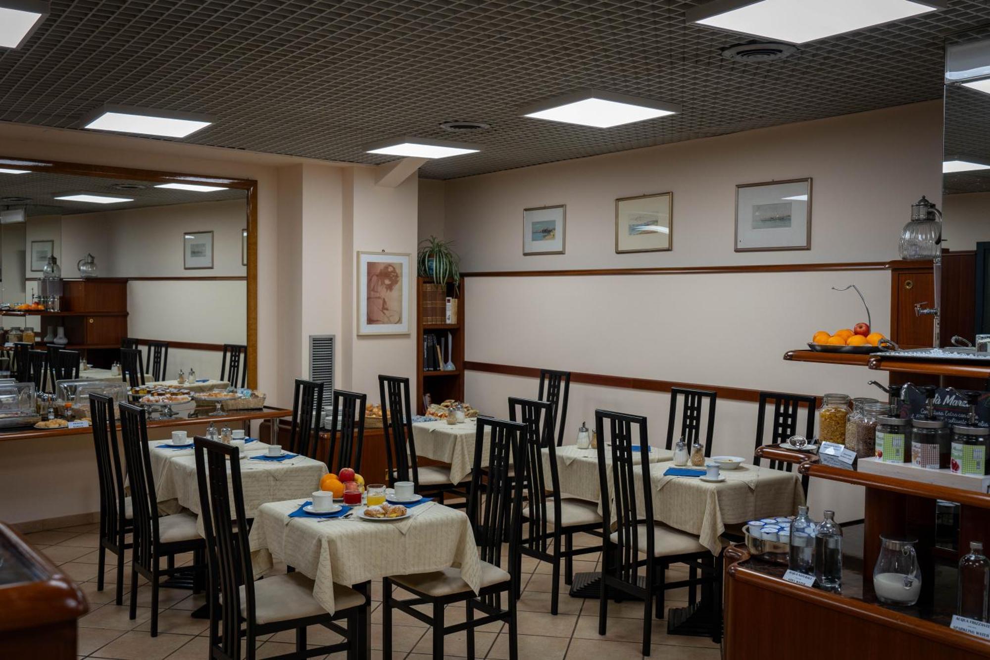 Hotel Iris Genova Esterno foto