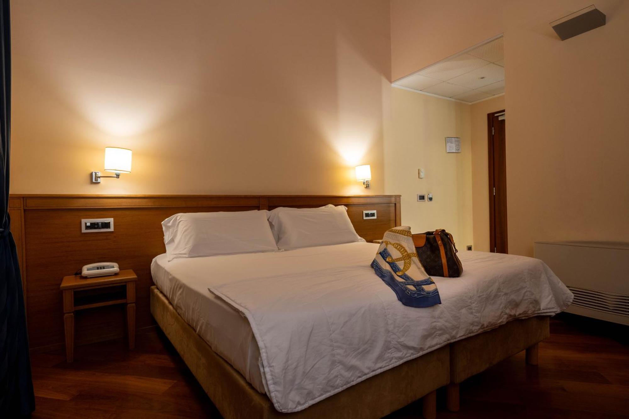 Hotel Iris Genova Esterno foto