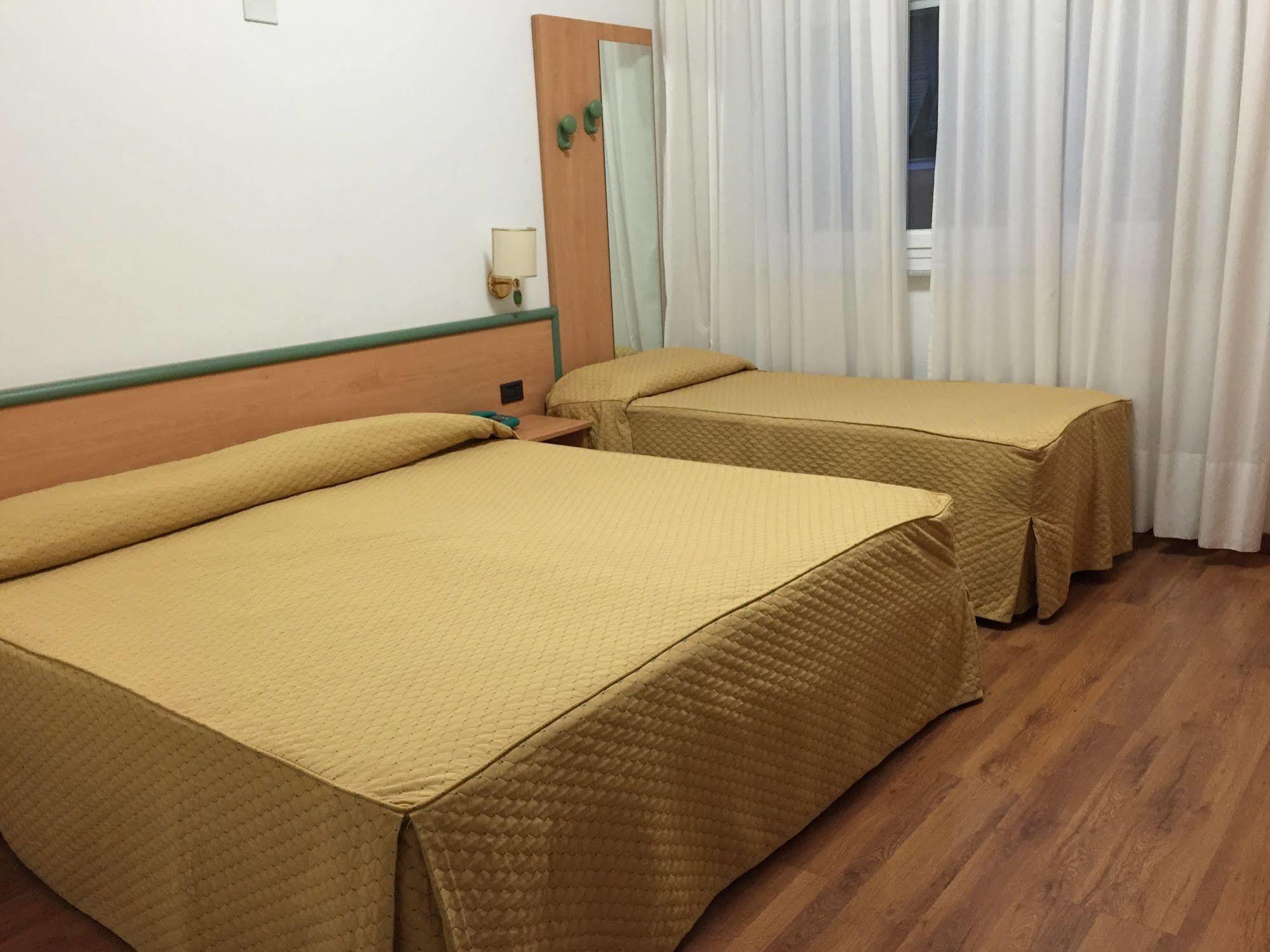 Hotel Iris Genova Esterno foto