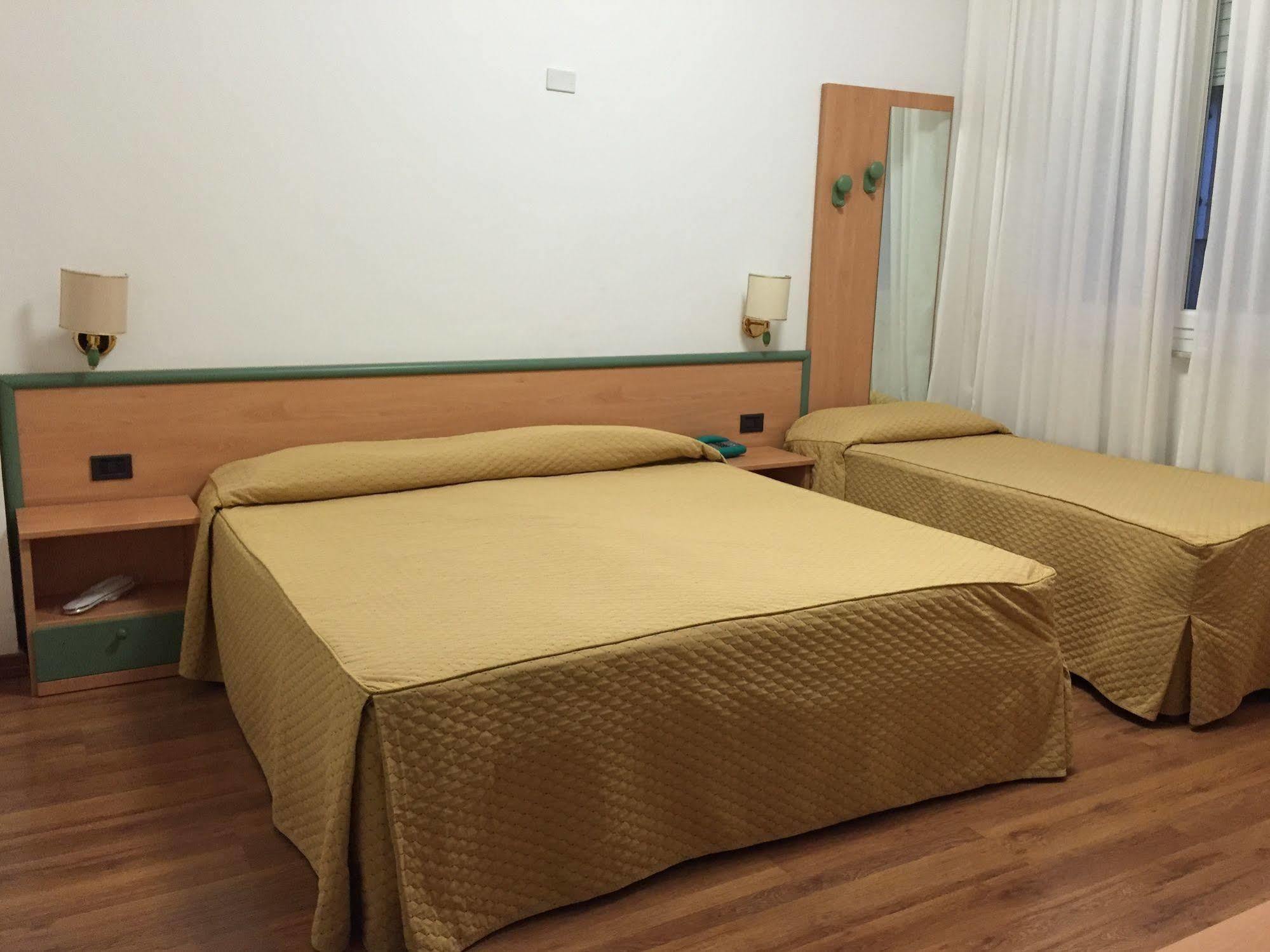 Hotel Iris Genova Esterno foto